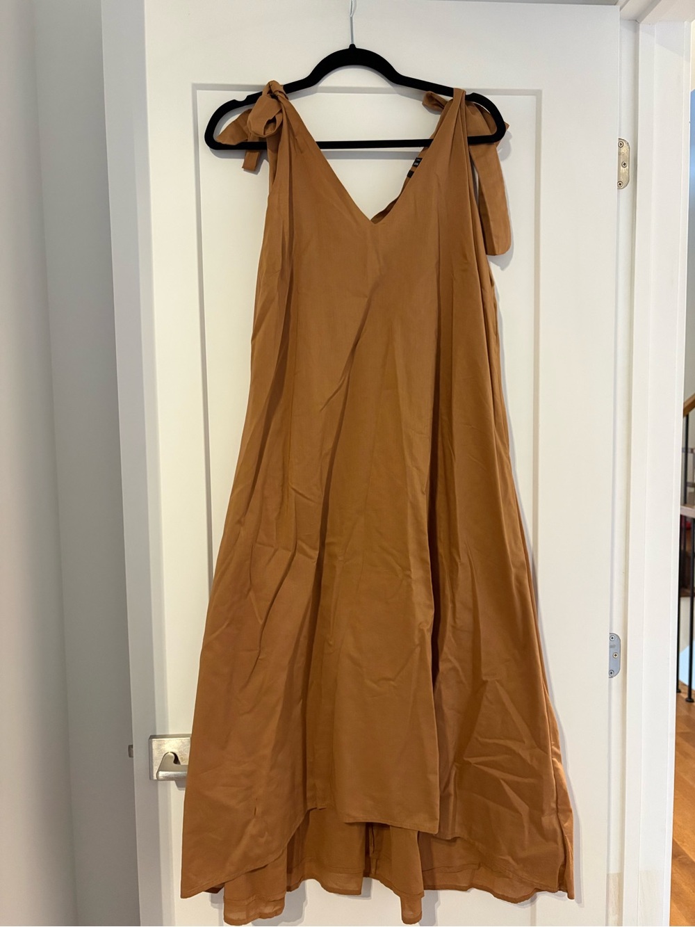 Vero Moda Elegant Tie-Shoulder Maxi Dress in Camel Size Large